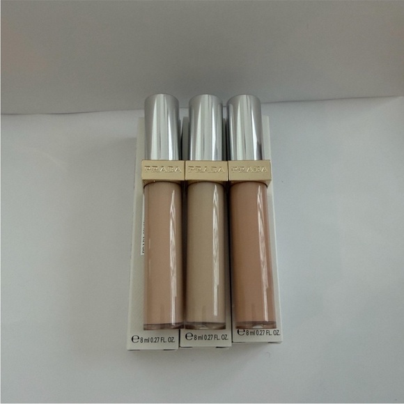 PRADA - Picture 2 of 3